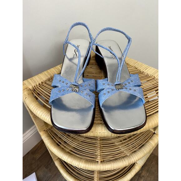 Jasmin Flex Blue Strappy Platform Sandals w/ Elephant pendant Sz 11B - Picture 2 of 9